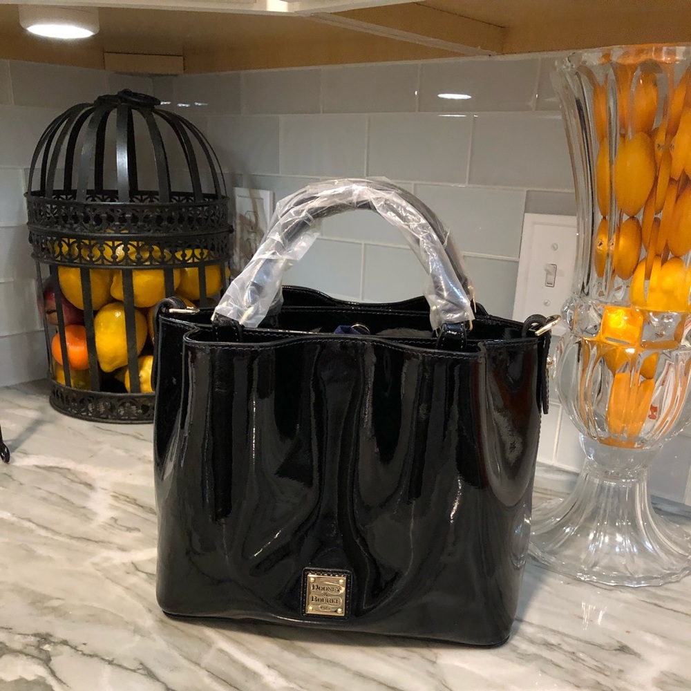 Small Dooney & Burke Black Patent Leather Handbag